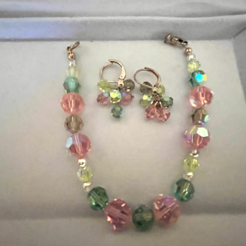 Faux crystal beaded bracelet and earrings ~